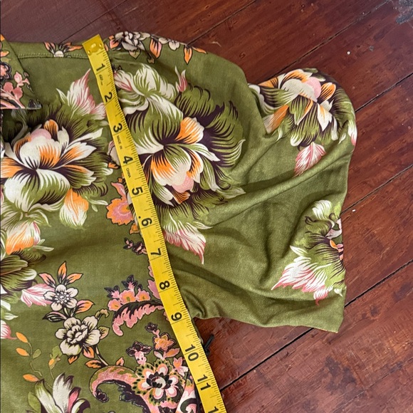 T.E. By Tracy Evans Olive and Pink Floral Wrap Blouse NWT - Picture 7 of 9